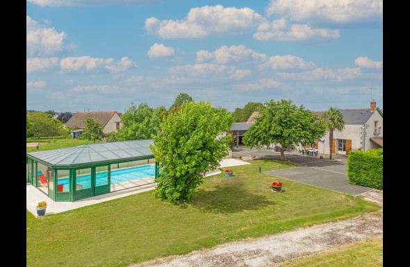 Une charmante longère avec piscine chauffée et studio indépendant